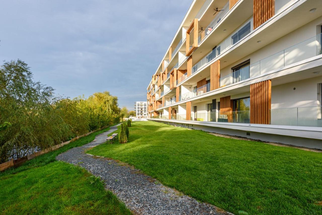 Il Lago - Azur - Cozy Luxurious Smart Home By The Lake Voluntari Exteriör bild